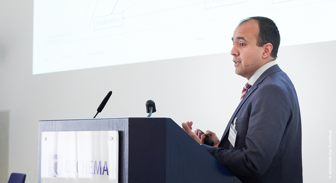 Keynote von Dr.-Ing. Luis Tercero Espinoza, Leiter des Geschäftsfeldes Rohstoffe am Fraunhofer-Institut für System- und Innovationsforschung (ISI). © SKYKAMERA/Det/TransPhoR