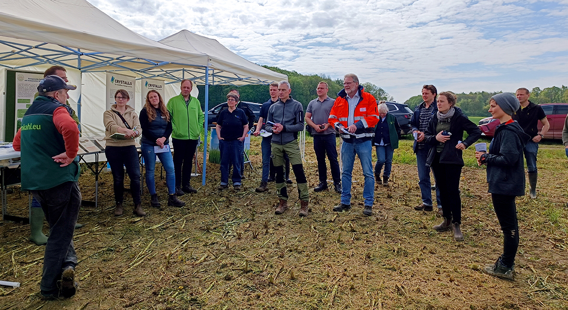 Besichtigung des Dauerversuchs auf einem Praxisbetrieb in Nettlingen bei Hildesheim. © Elke Bloem, JKI