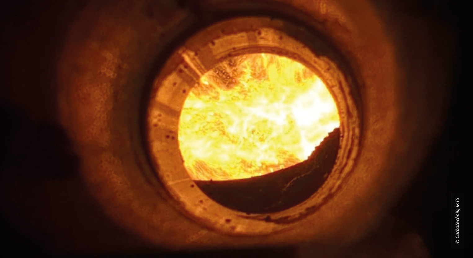 Bild 2: Blick in die Verbrennungskammer der Staubfeuerung (© Carbotechnik, IKTS)