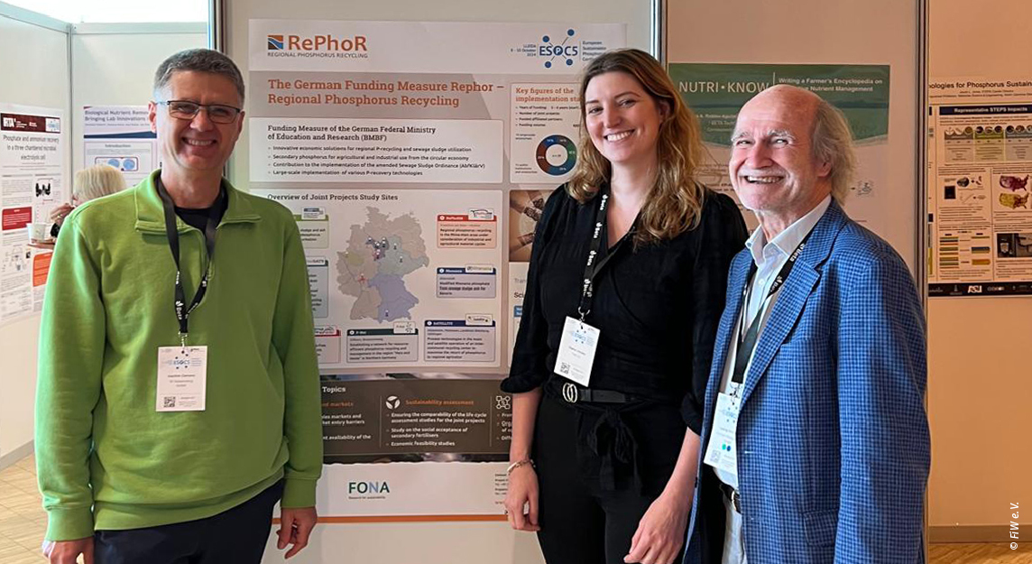 Sophia Schüller (FiW) with RePhoR participants Dr Joachim Clemens (Soepenberg-SF GmbH) from SATELLITE/P-Net and Ludwig Hermann (Promann Consulting) from R-Rhenania at ESPC5. © FiW e. V.