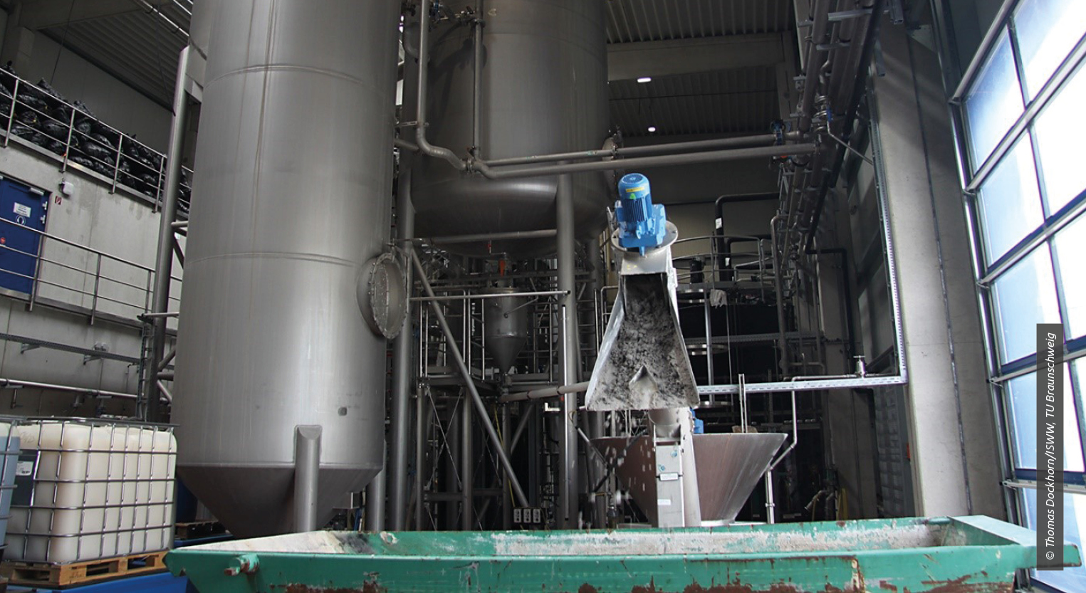 Figure 1: Plant for struvite precipitation at the Steinhof sewage treatment plant, Braunschweig. Thomas Dockhorn/ISWW, TU Braunschweig